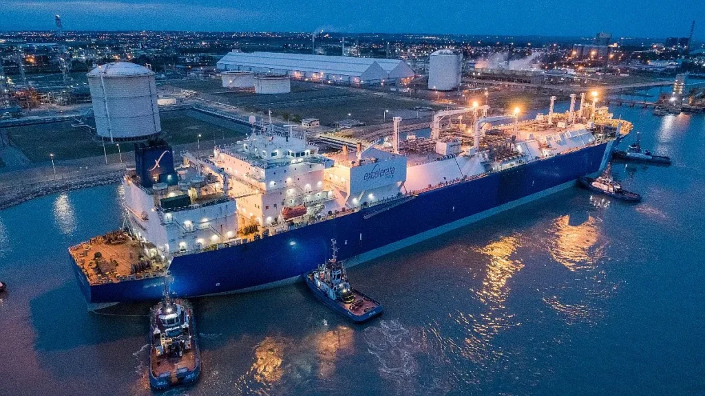 buque-regasificador-exemplar-excelerate-energy-2jpg-1024x576