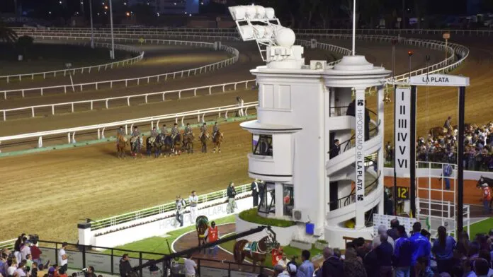Hipodromo-La-Plata-696x392