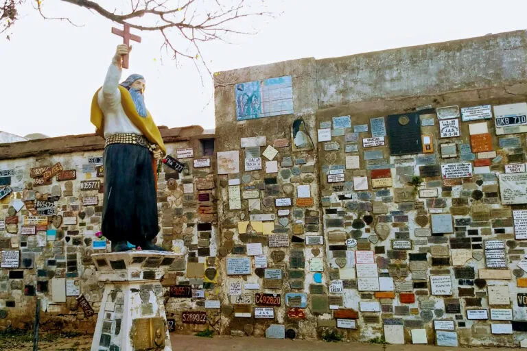 pancho-sierra-cementerio-salto-768x512 (1)