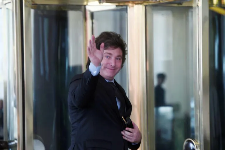 milei-23-noviembre-768x512 (1)