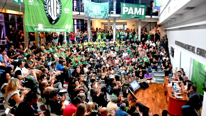 Plenario-de-ATE-696x392